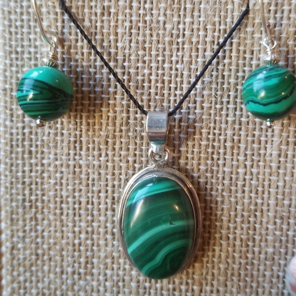 Sterling silver malachite pendant